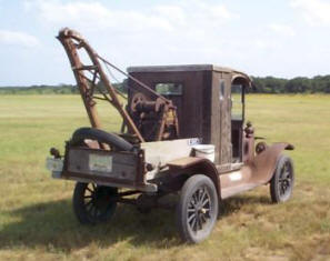 Weaver Auto Crane Mounted on 1927 Model T wrecker Tow Truck